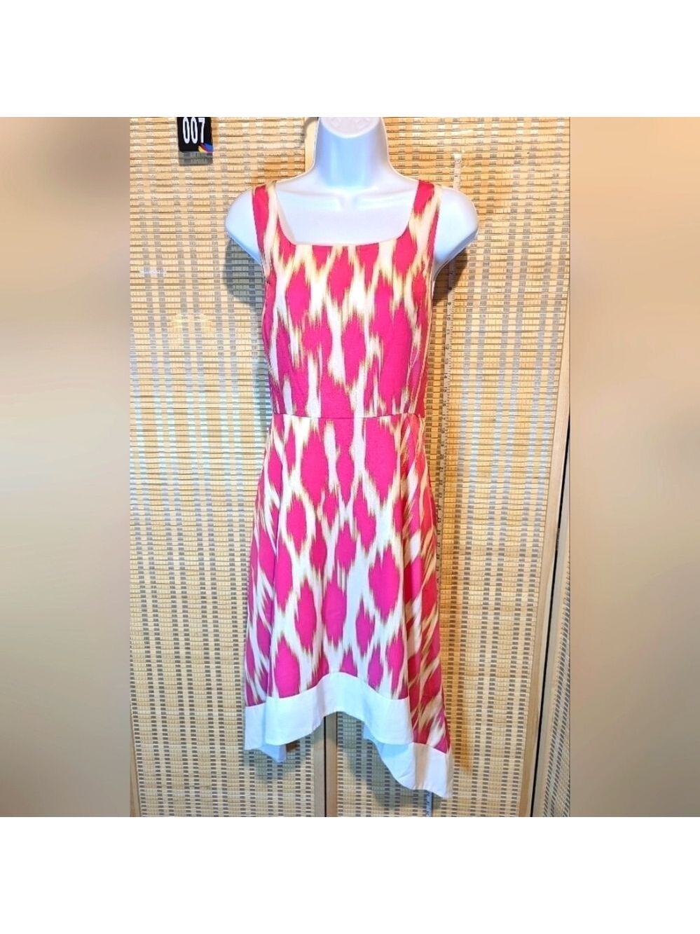Kensie dress size L Pink asymmetrical hem EUC